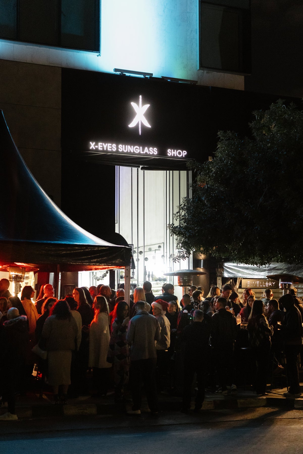 X-EYES XMAS PARTY NO.7