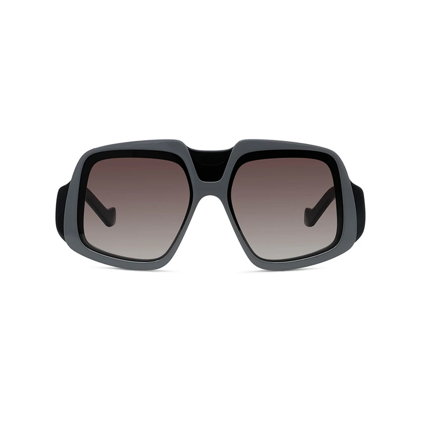 oversized sunglasses, black sunglasses, loewe eyewear, xeyes sunglass shop,loewe, lw40194i