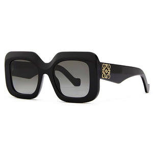 loewe, loewe sunglasses, loewe eyewear, xeyes sunglass shop, square sunglasses, oversized sunglasses, fashion,  fashion sunglasses, women sunglasses, black sunglasses, lw40035i